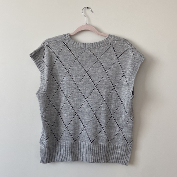 Floral grey sweater vest - Picture 2 of 7